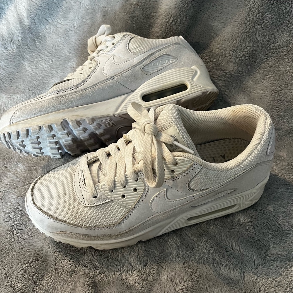 Womens air maxes